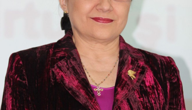 Ecaterina Andronescu, înapoi în fotoliul de ministru al Educației - ecaterinaandronescu7-1340217132.jpg