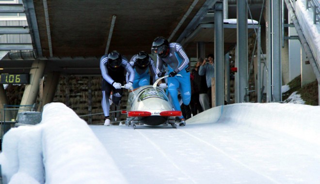 Echipa olimpică a României a plecat la Soci.  Mult succes Andreas Neagu! - echipa-1391350196.jpg