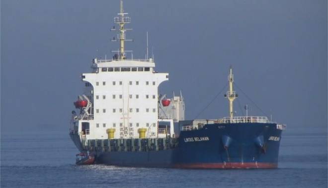 Echipajul unei nave în flăcări a fost salvat - echipajuluneinave-1455800229.jpg