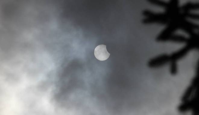 IMAGINI SPECTACULOASE! Cum s-a văzut eclipsa de soare, din ROMÂNIA - eclipsa5-1426851361.jpg