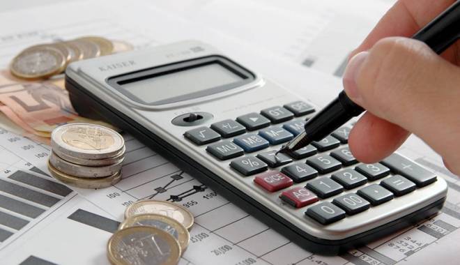 47% dintre români cred că economia țării s-a îmbunătățit - economia-1440328073.jpg