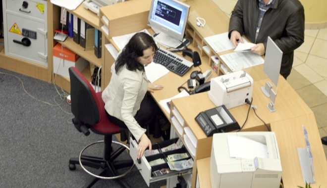 Economiile și creditele populației susțin bunăstarea bancherilor - economiile-1512496757.jpg