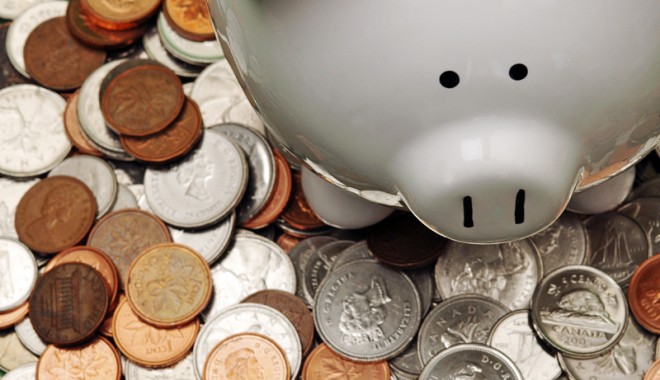 În ce monedă se mai merită să ținem banii în bancă - economisire-1361715133.jpg