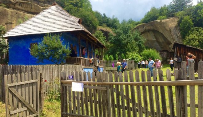 Jumătate dintre micii întreprinzători din turism nu au apelat la măsurile de sprijin economic - ecoturism-1588855045.jpg