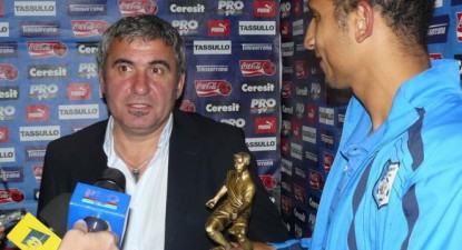 Gheorghe Hagi l-a premiat pe Alexandre Cardoso - ed26ff7fbdee97af83445ff6098aa5e4.jpg