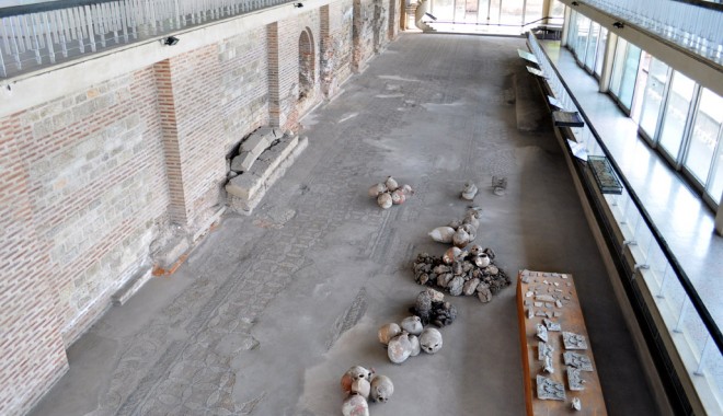 Ce monumente istorice din Constanța restaurăm și cu ce bani - edificiulromancumozaic-1349448984.jpg