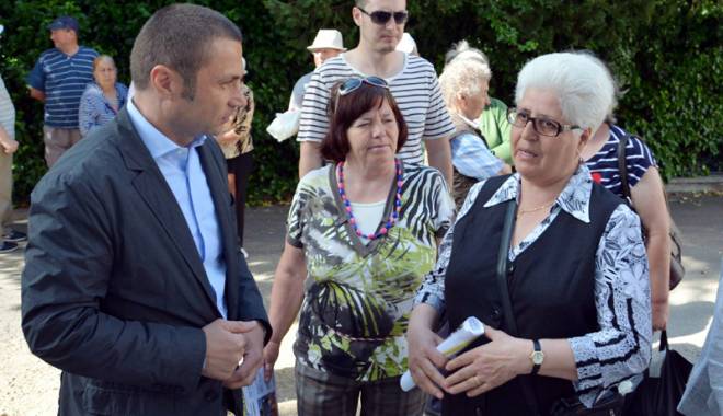 Edilul din Mangalia, întâlnire cu locuitorii care primesc ajutoare din partea primăriei - ediluldinmangalia-1432918623.jpg