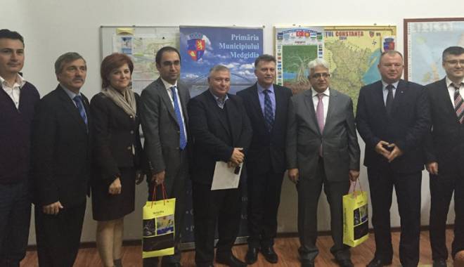 Edilul Marian Iordache, gazdă pentru o delegație din Turcia - edilulmarianiordachegazdaturcia-1446057914.jpg