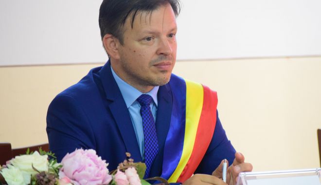 Primarul Viorel Ionescu: 