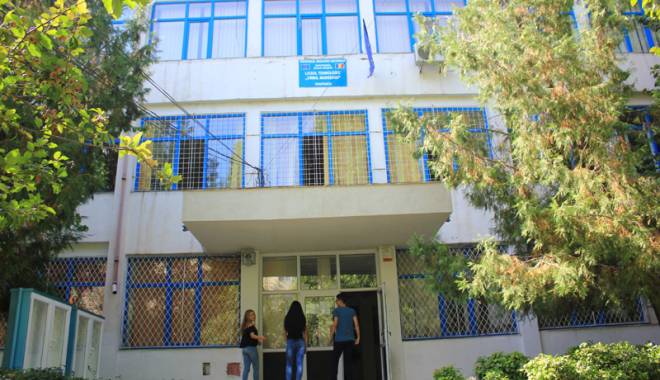 Educarea tinerei generații și rolul instituțiilor mondiale - educareatinereigeneratii-1444229979.jpg