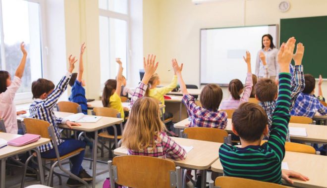 Ministerul Educației și Cercetării neagă posibilitatea înghețării anului școlar - educatie-1584451606.jpg
