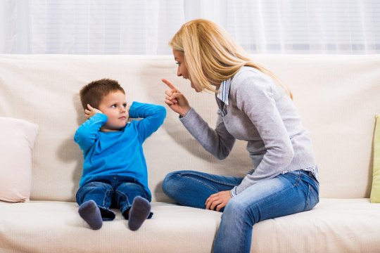Scandal într-o școală pentru copii cu nevoi speciale. Educatoare acuzate că au umilit și agresat elevi - educatoare-1772714071.webp