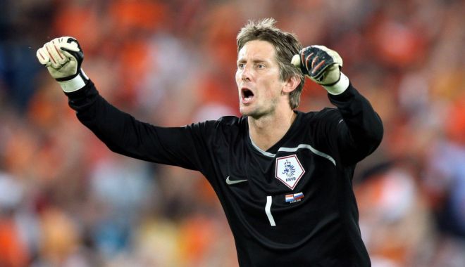 Fotbal: Edwin van der Sar, în continuare la terapie intensivă, în stare stabilă, dar îngrijorătoare