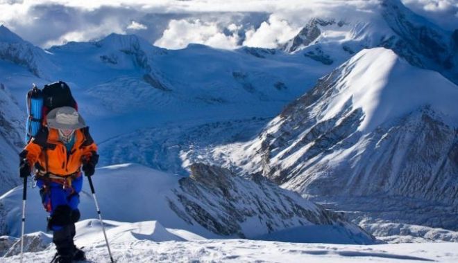 Cel puțin opt alpiniști ai unei expediții au murit în Nepal - ee14ea6730564d1ca8f2385447d05c9b-1539421721.jpg