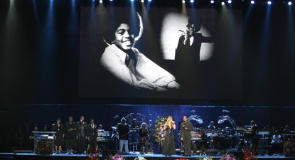 Un ultim omagiu pentru Michael Jackson - eea86d31fb5dda6d18f0e716591310c4.jpg