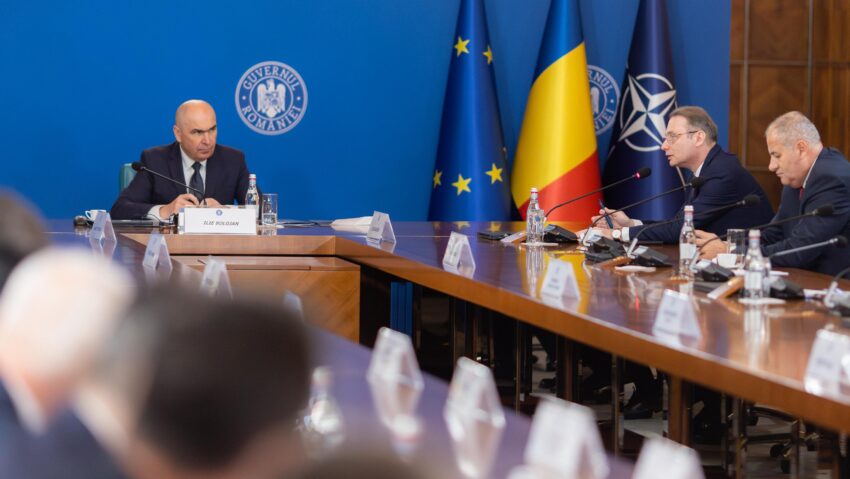 Coaliția de guvernare a decis creșterea salariului minim. Iată de când intră în vigoare