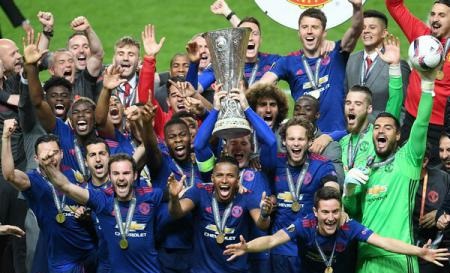 Manchester United a câștigat trofeul Europa League - eee-1495690450.jpg