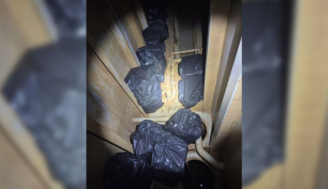 Mii de pachete de țigări fără timbru, depistate de autoritățile constănțene la bordul unei nave - ef3d7aadd8524fe3a059308b3a098756-1751194390.jpg