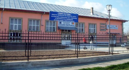 Piesă în trei acte: nunți, botezuri, parastase - ef9dc3d1d41ec40424a3421911de731b.jpg