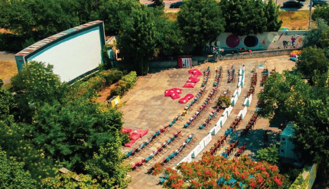 A III – a ediție a Festivalului Eforie Colorat a început cu teatru, muzică și activități interesante - eforie-colorat-1688471966.jpg