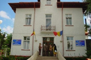 Angajații Primăriei din Eforie învață cum să dezvolte turismul din oraș - eforiesudprimariasediu-1345646311.jpg