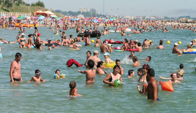 Liber la plajă. Nivel mediu de radiații ultraviolete - eforiesudturistiplaja47-1377166166.jpg