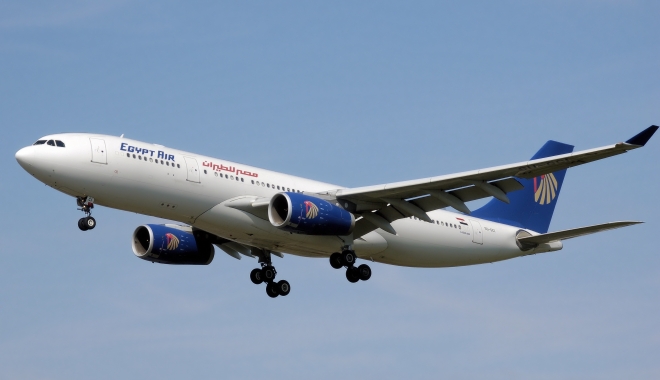 Armata egipteană a descoperit resturi din avionul EgyptAir prăbușit - egyptaira330200sugciarp01-1463736927.jpg