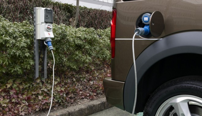 Cum pot pune constănțenii mâna pe o mașină electrică sau hibrid - electriccar-1317242127.jpg