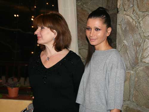 Maria Băsescu spune de ce a renunțat EBA la gimnastică - elena20si20maria20basescu-1312380511.jpg