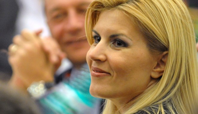 Elena Udrea spune că PDL are nevoie de Traian Băsescu - elenaudreasitraianbasescu-1382516049.jpg