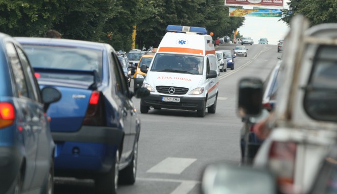Elev de la un liceu din Vaslui, în comă alcoolică la spital - elev-1382539463.jpg