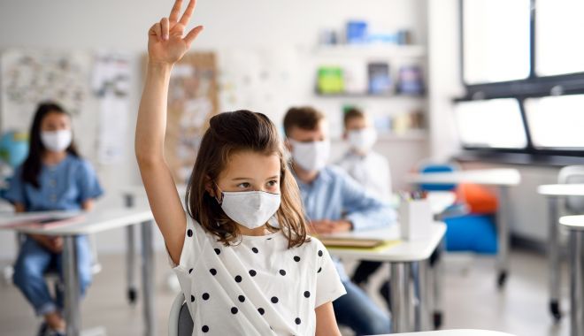 Avizul epidemiologic nu se va mai solicita nici la grădiniță și nici la școală, la revenirea din vacanţe - elev-1630481143.jpg