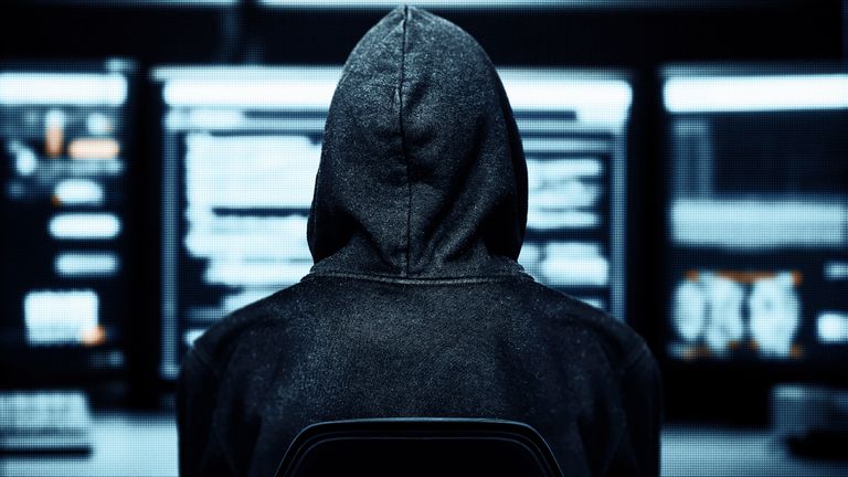 Elevul reţinut pentru ameninţări în masă, cercetat de FBI încă din 2023 pentru terorism - elev-1758719848.jpg