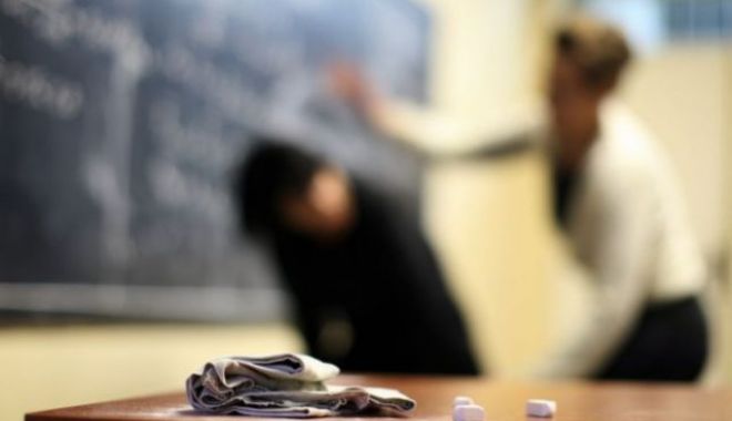 SCENE VIOLENTE ÎN TIMPUL OREI / ELEV BĂTUT ȘI DAT AFARĂ DIN CLASĂ, DE PROFESOARA DE ENGLEZĂ - elevbatut640x400-1520428469.jpg