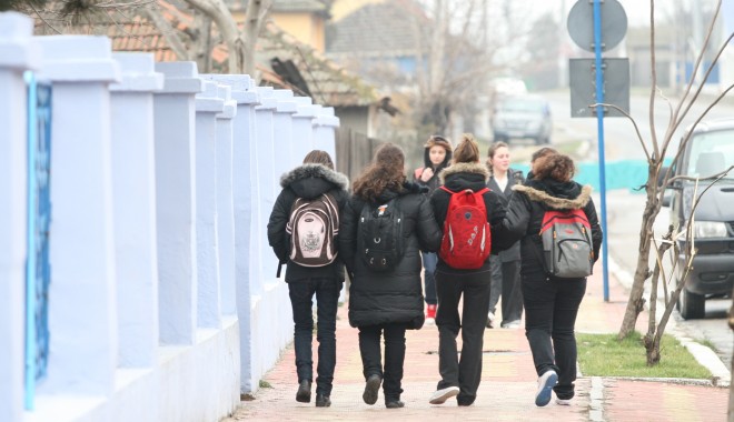 Ce își doresc părinții de la învățământul constănțean - elevi-1389783056.jpg