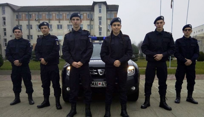 Elevi constănțeni, în practică la Inspectoratul Județean de Jandarmi - elevi-1515433490.jpg