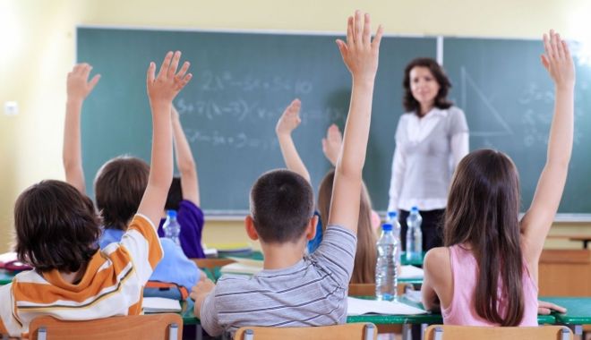 Elevii încep școala. Când e următoarea vacanță - elevi-1547370005.jpg