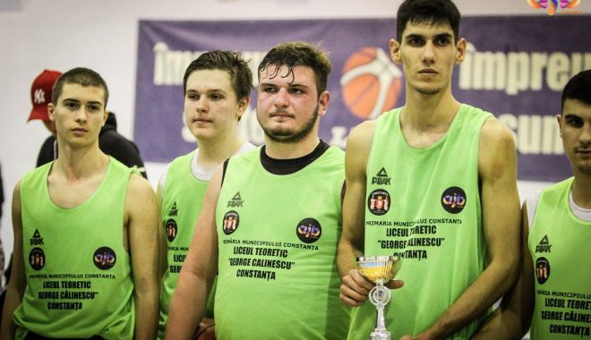 Elevii constănțeni, premianți la sport - elevi-1549312263.jpg