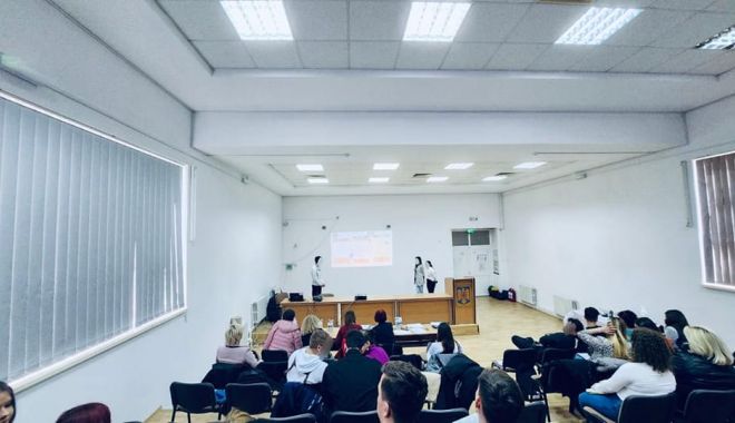 Elevii constănțeni învață să devină antreprenori de succes - elevi-antreprenori-1679582616.jpg