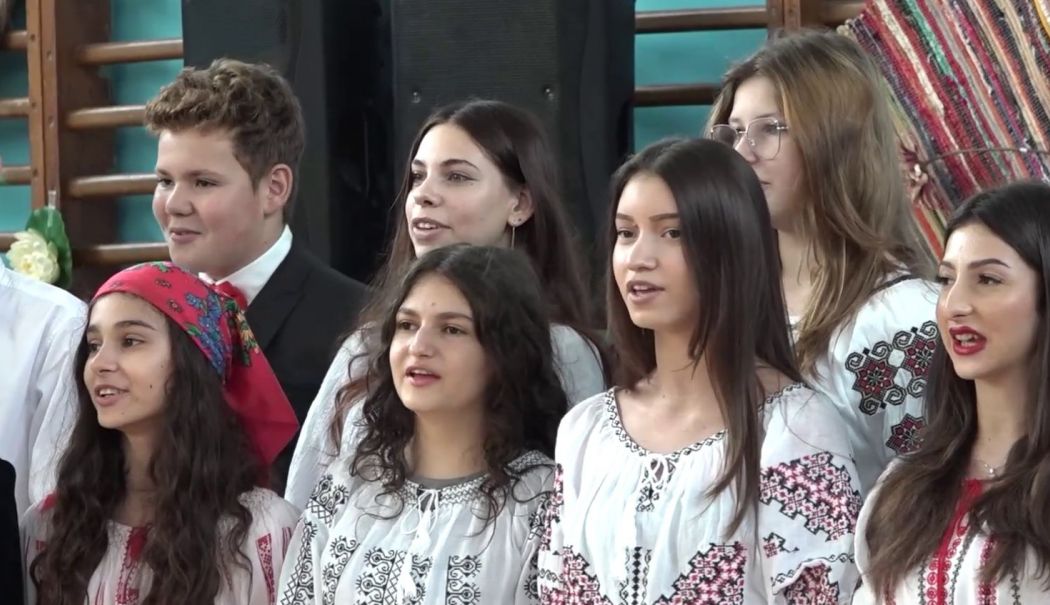 Ziua Dobrogei, celebrată la Liceul Teoretic „George Călinescu” din Constanţa - elevi-calinescu-1731676175.jpg