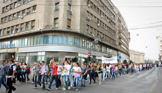 Campusul școlar pentru elevii  din Cumpăna - elevi13489273031353099365-1356562108.jpg