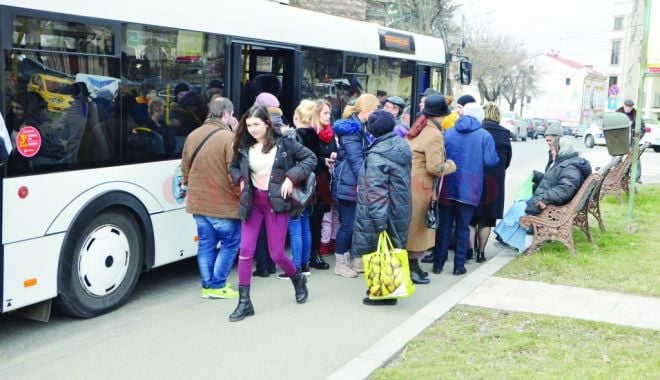 Avocatul Poporului se implică în rezolvarea gratuităţii transportului elevilor - elevi3-1630679324.jpg