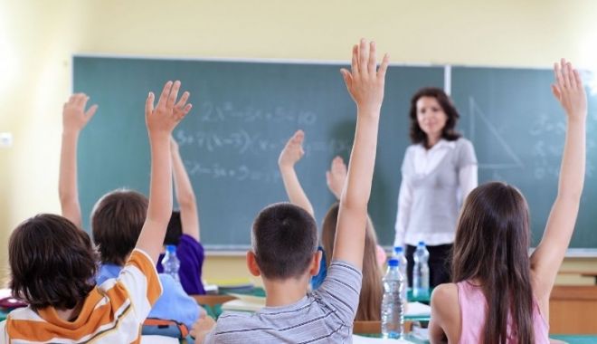 SCHIMBARE IMPORTANTĂ ÎN ŞCOALA ROMÂNEASCĂ! Dispare un simbol al miilor de generaţii