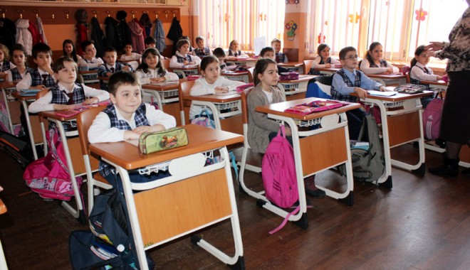 Balamucul înscrierilor la școală s-a domolit - eleviclasascoala121-1337789373.jpg