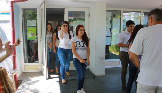 Cum au fost subiectele la proba obligatorie a profilului - eleviexamenbac5-1372868982.jpg