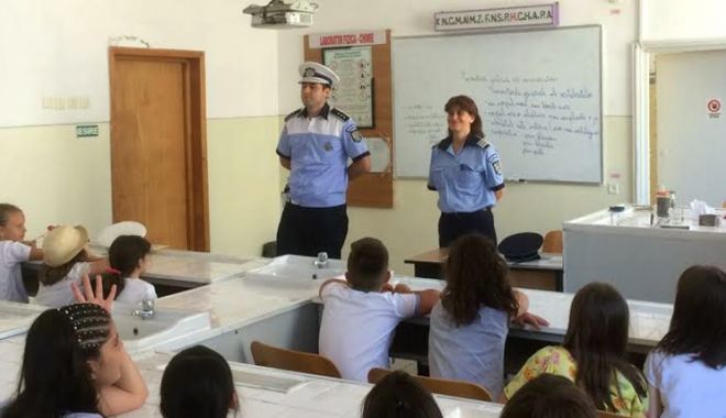 Eveniment important, desfășurat de polițiștii constănțeni - elevii1496852839-1555057779.jpg