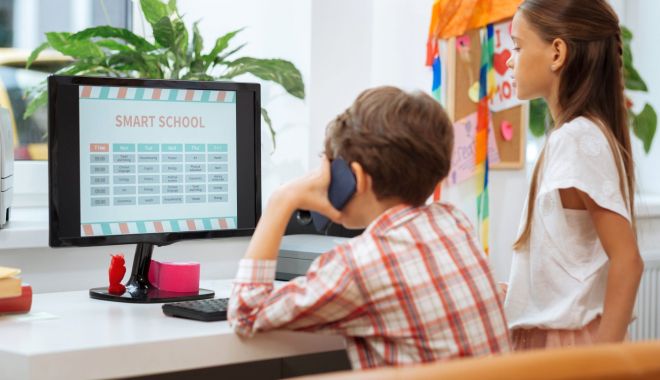 Elevii cer asigurarea de echipamente electronice și pentru colegii lor din mediul rural - eleviicerechipamente2-1587564755.jpg