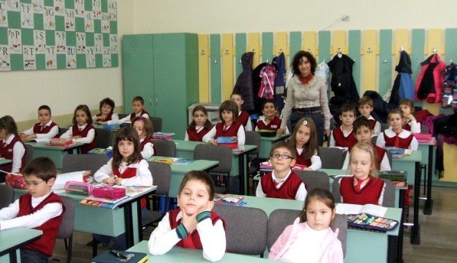 Elevii constănțeni se-ntrec  în competiții școlare - eleviiconstantenisentrec-1401462582.jpg