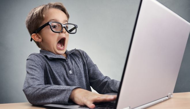 Elevii constănţeni se plâng că profesorii nu se descurcă cu predarea online - eleviiconstanteniseplang-1610638389.jpg
