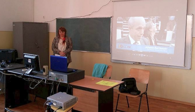 Elevii de la Școala nr. 11 au interacționat virtual cu colegi din Europa - eleviidelascoala2-1475082785.jpg